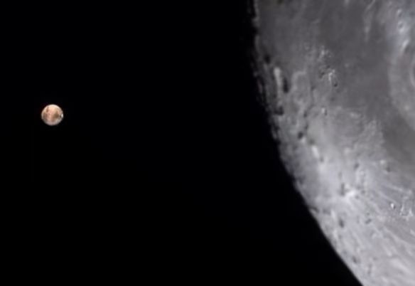 1680020365117944.jpg 0328火星合月1.jpg