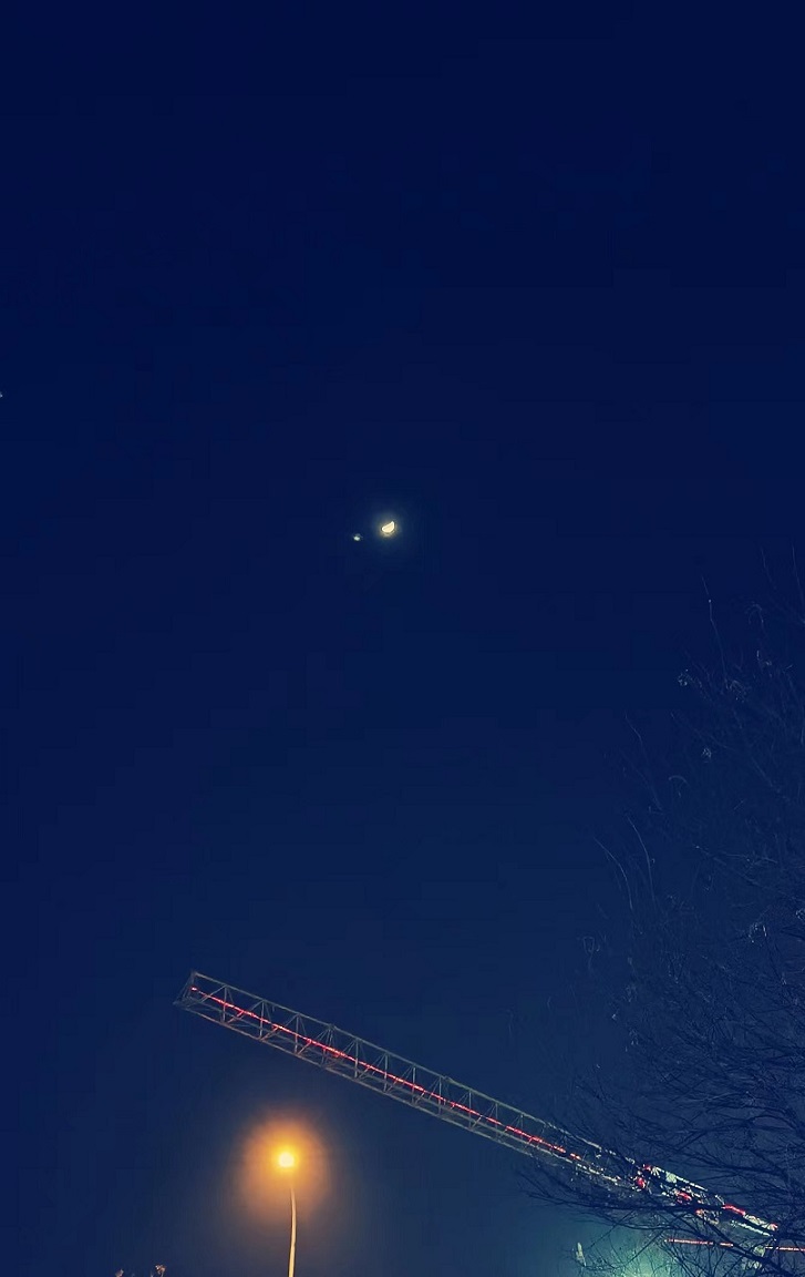 1680020425420734.jpg 0328火星合月.jpg